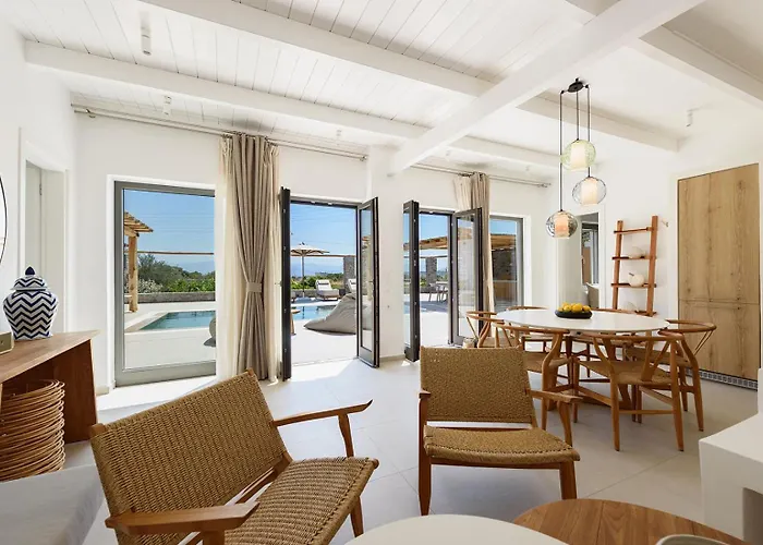 Noble Pearl Paros サンタ・マリア