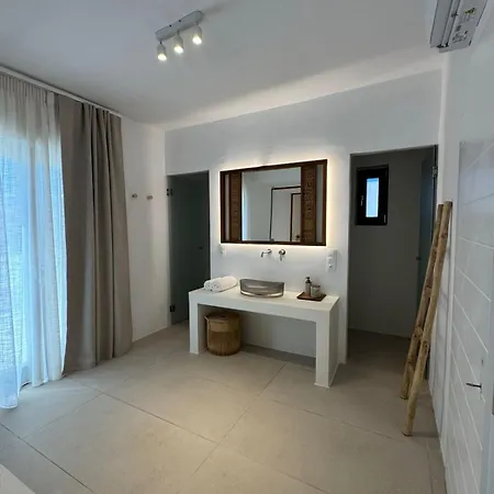Nyaraló Noble Pearl Paros Szánda María