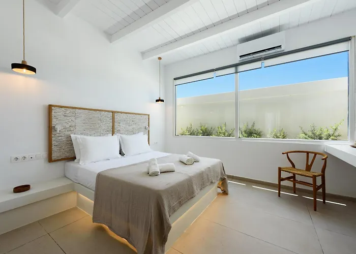 Noble Pearl Paros Santa Maria (Paros)