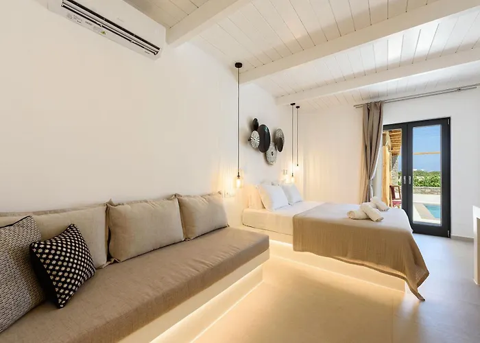 Noble Pearl Paros בית נופש