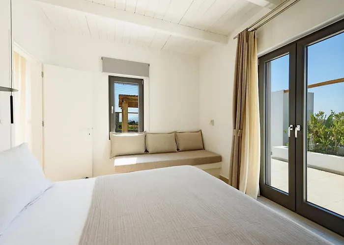 Noble Pearl Paros בית נופש